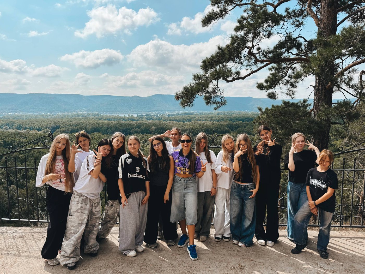 Полина на сцене и в роли судьи